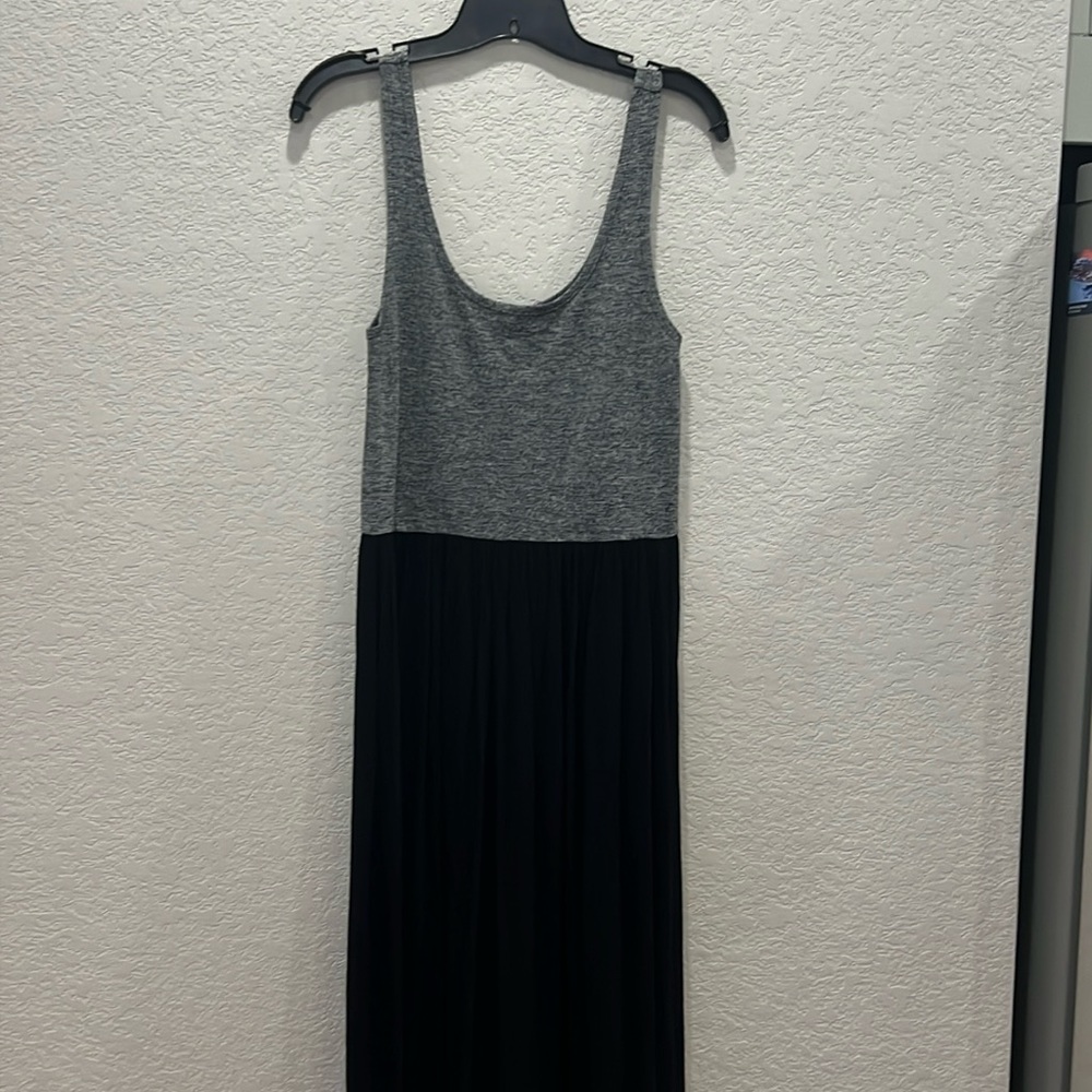 Women’s long xs/s Lou & grey dress. Gray and black